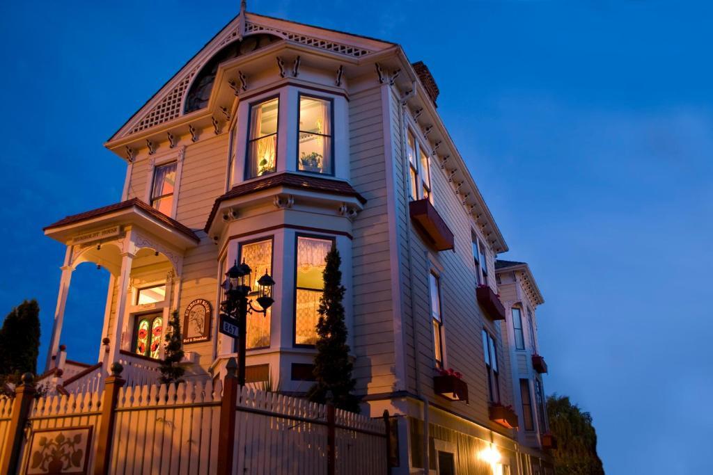 Humboldt House Bed & Breakfast Victoria Bagian luar foto